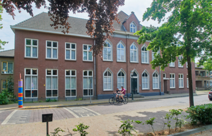 Het oude klooster te Geffen - Van Lith Voorzetramen